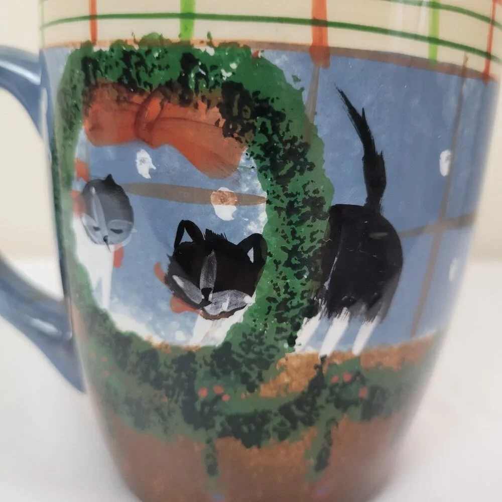 Two Oneida Cat Friends Mugs 20oz, Earthenware Christmas kitten cups Hand Painted